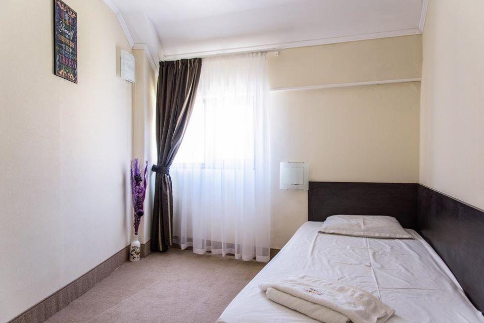 Art Hotel Varna Bagian luar foto