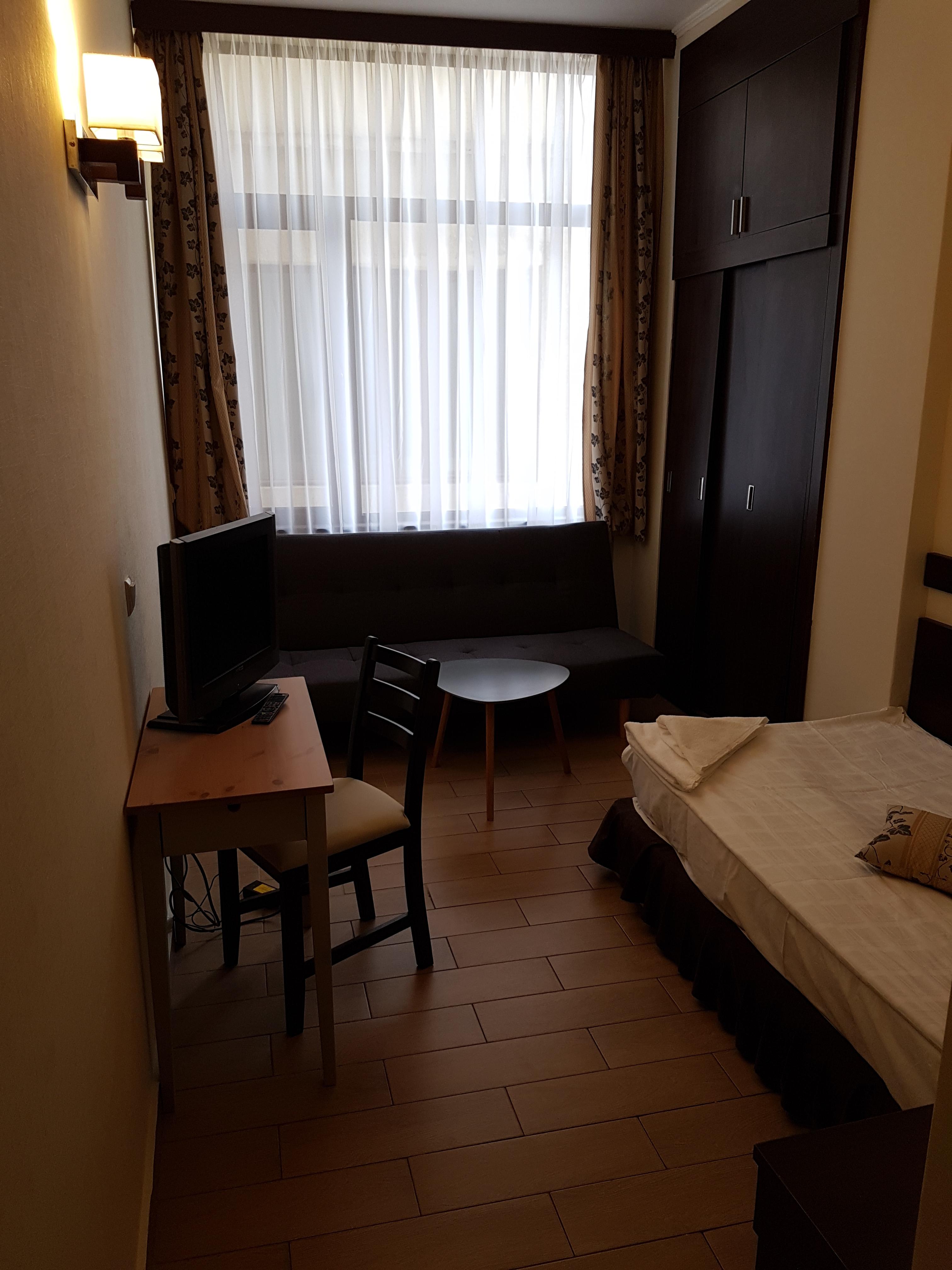 Art Hotel Varna Bagian luar foto