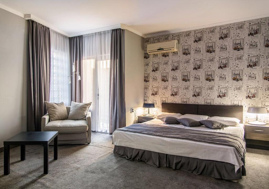 Art Hotel Varna Bagian luar foto