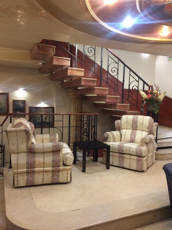 Art Hotel Varna Bagian luar foto