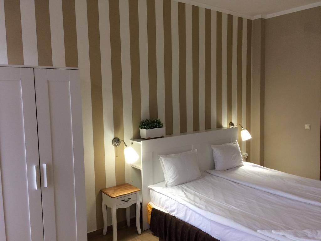 Art Hotel Varna Bagian luar foto