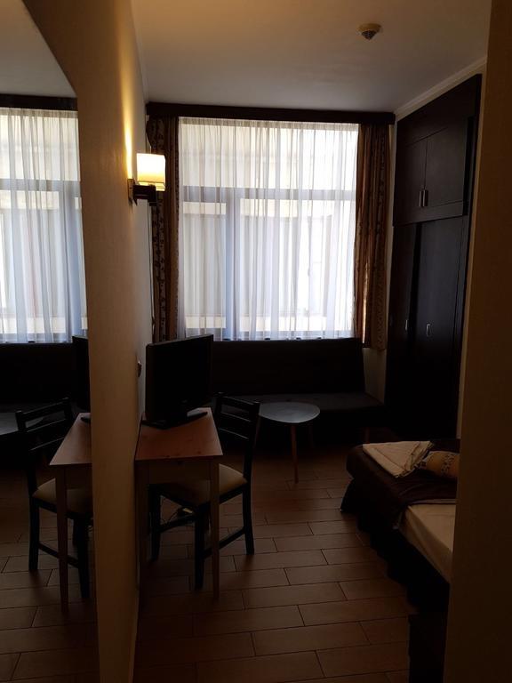 Art Hotel Varna Bagian luar foto