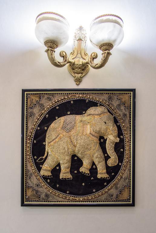 Art Hotel Varna Bagian luar foto
