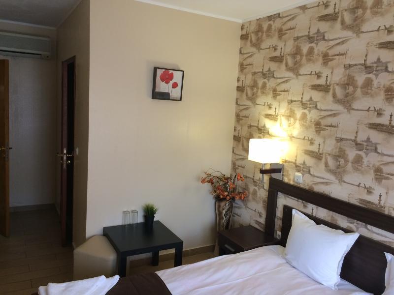 Art Hotel Varna Bagian luar foto